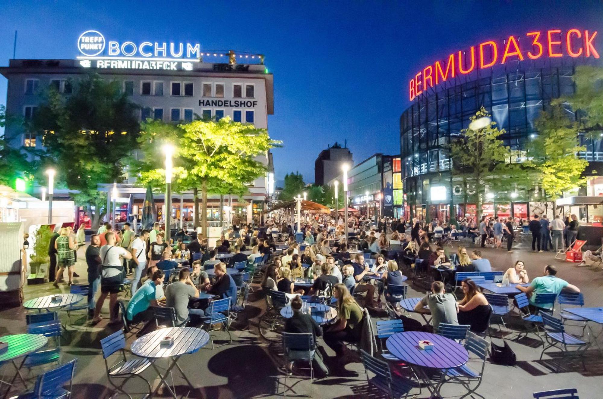 Feelslikehome - Urbane Altbauwohnung Mit Dachterasse& Parkplatz Bochum Exterior photo